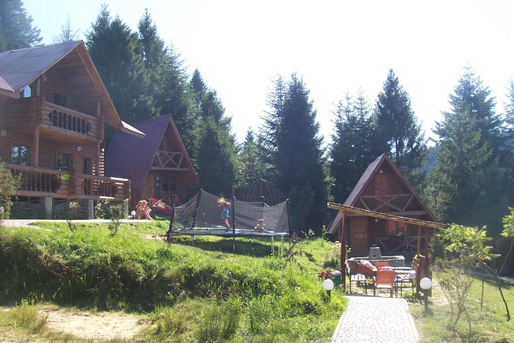 Boykivskiy Dvir Hotel Yasenitsa Zamkova Zewnętrze zdjęcie